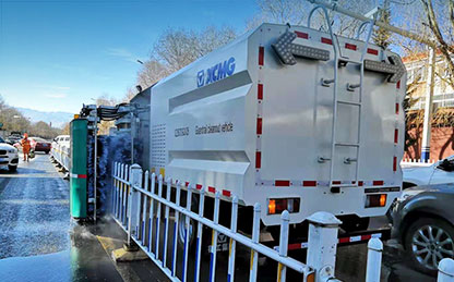 888电子护栏洗濯车在西藏举行洗濯作业