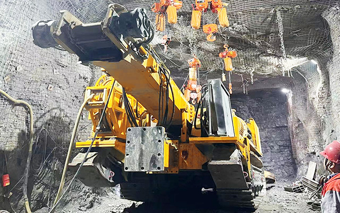 掘进磷矿！888电子XTR7/360掘进机点磷成金