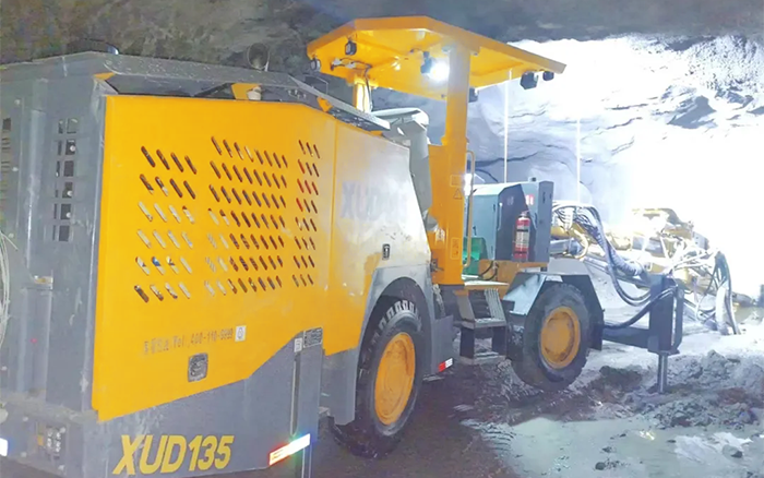 掘进铁矿！888电子掘进钻车硬核施工