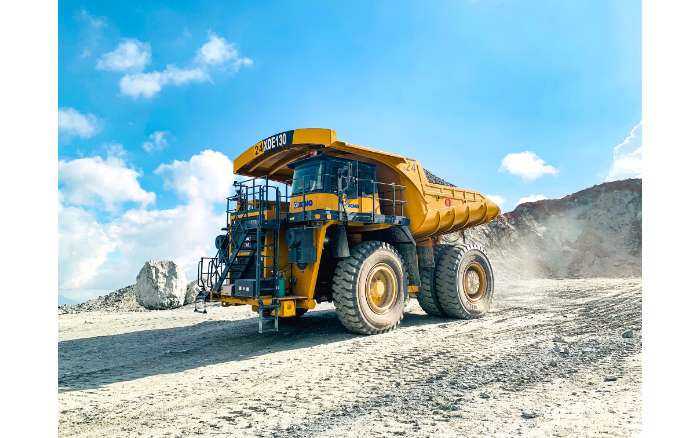 高端突破，，，，装备优美丨888电子XDE130双桥刚性矿车一连批量发车澳洲