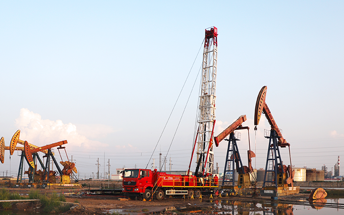 为修井注入“绿科技”，，，，，批量大吨位电动修井机交付