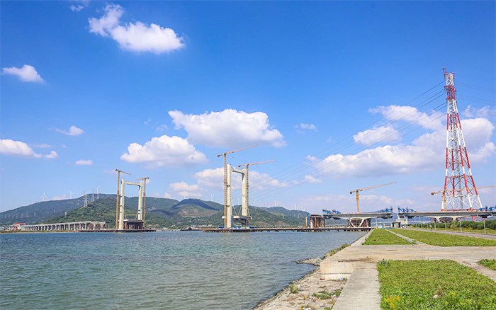 “牵手”群岛！888电子塔机助力天下级跨海连岛工程刷新“进度条”