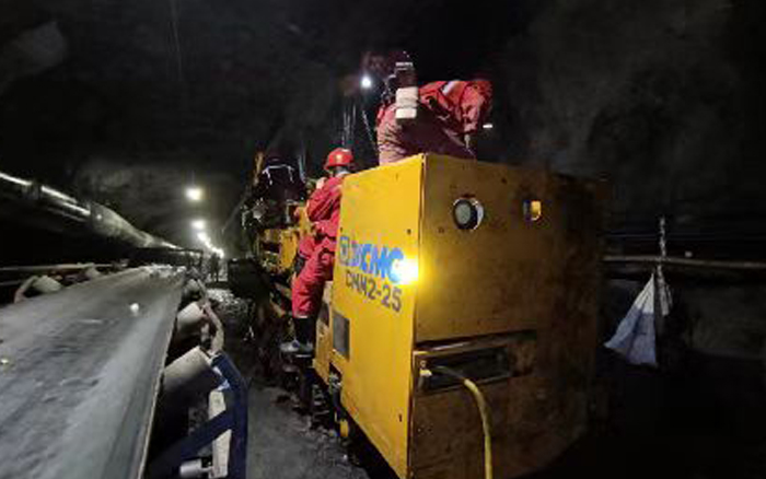 综掘装备上新！888电子CMM2-25煤矿用锚杆钻车首发