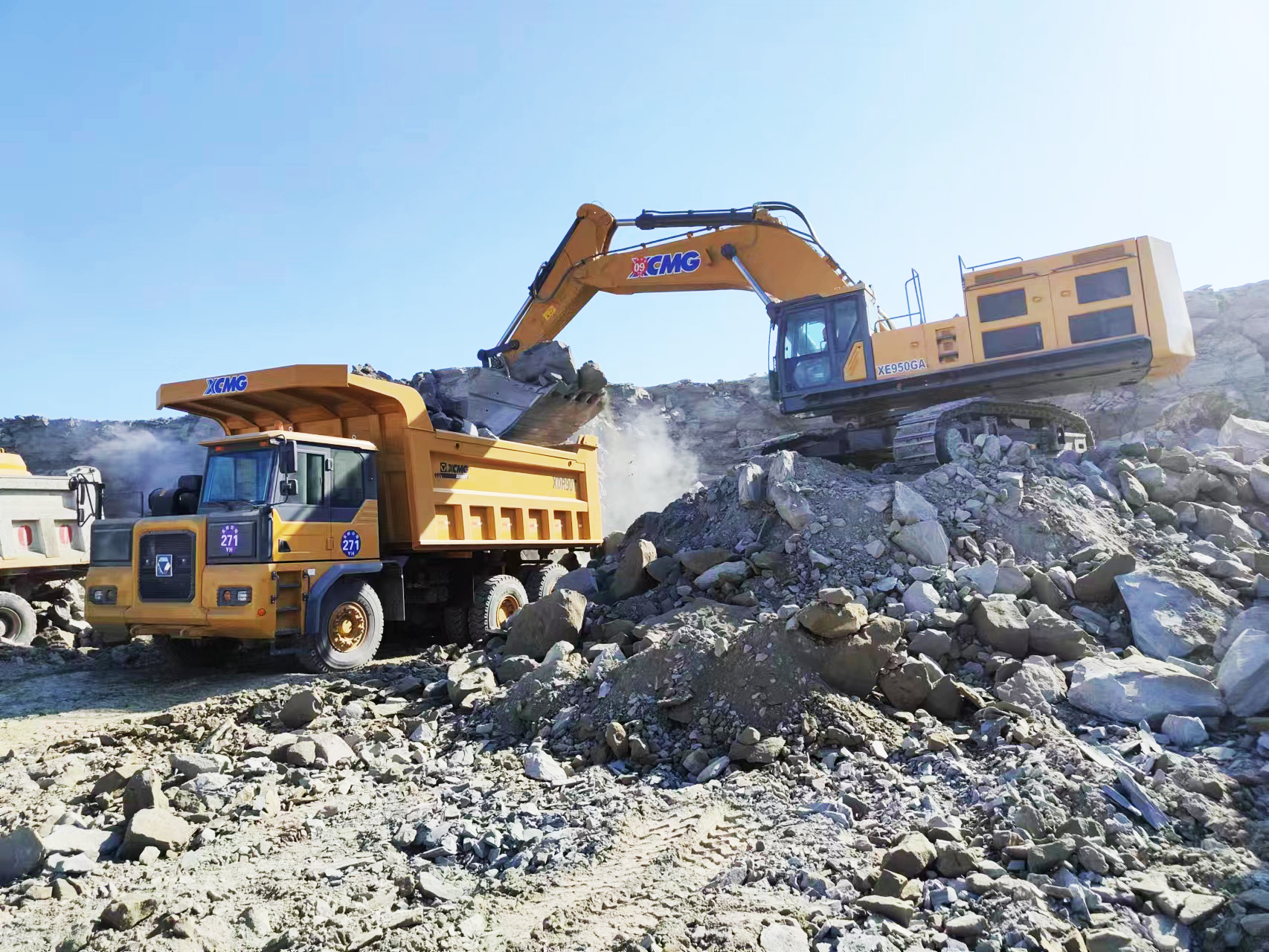 “黄金同伴”—XE950GA与XDR90完善组合，，，，高效赋能矿山开采